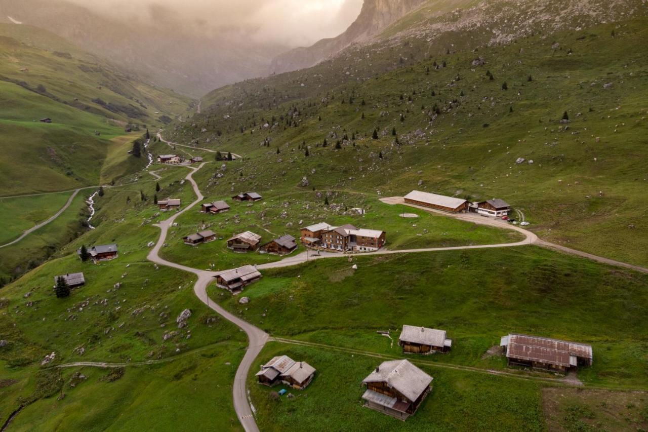 Berghaus Sulzfluh Hotel Saint Antonien Exterior photo