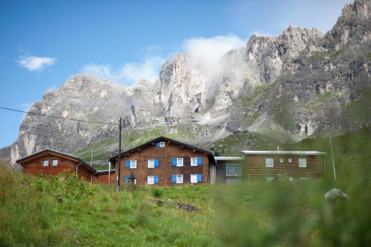 Berghaus Sulzfluh Hotel Saint Antonien Exterior photo