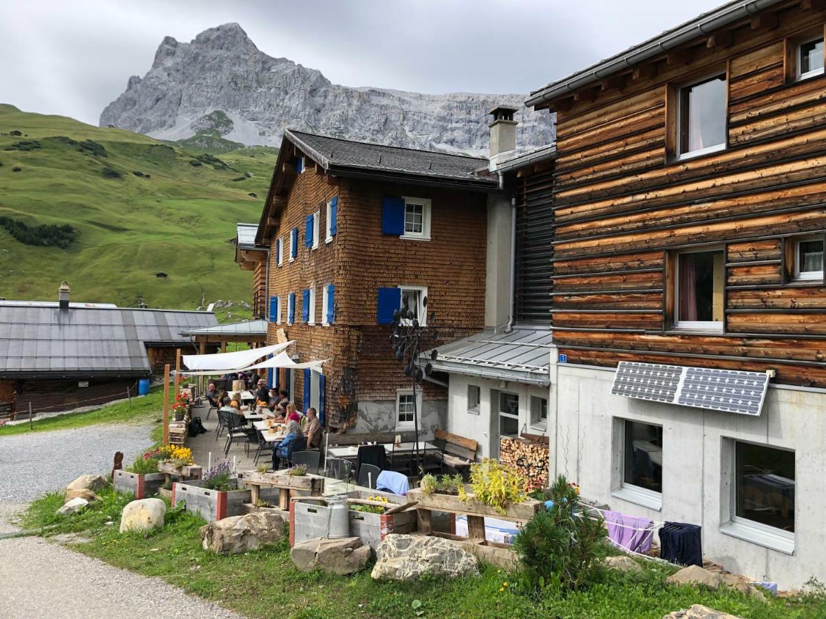 Berghaus Sulzfluh Hotel Saint Antonien Exterior photo